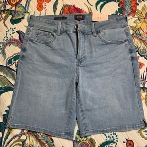 NWT NYDJ Ella Shorts in Poetry(light denim) size 12